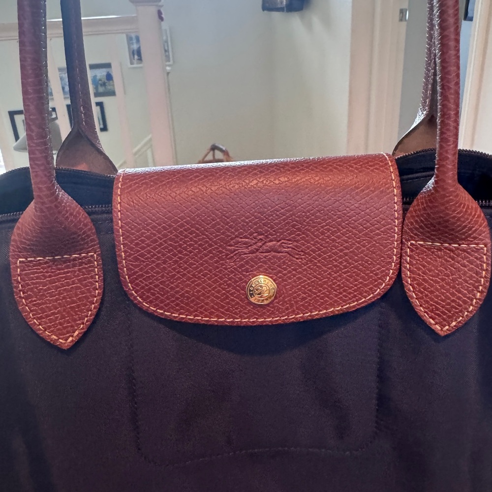 Medium Le Pliage Nylon Shoulder Tote in Navy Blue - Picture 5 of 16